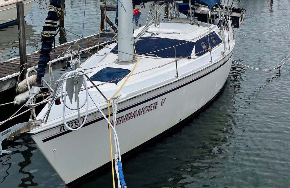 'Windancer V', a Hunter Vision 32 sailboat