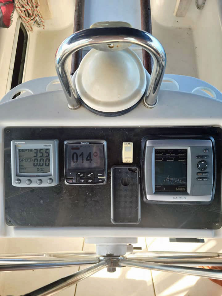 Beneteau Oceanis 381's instruments at the helm.