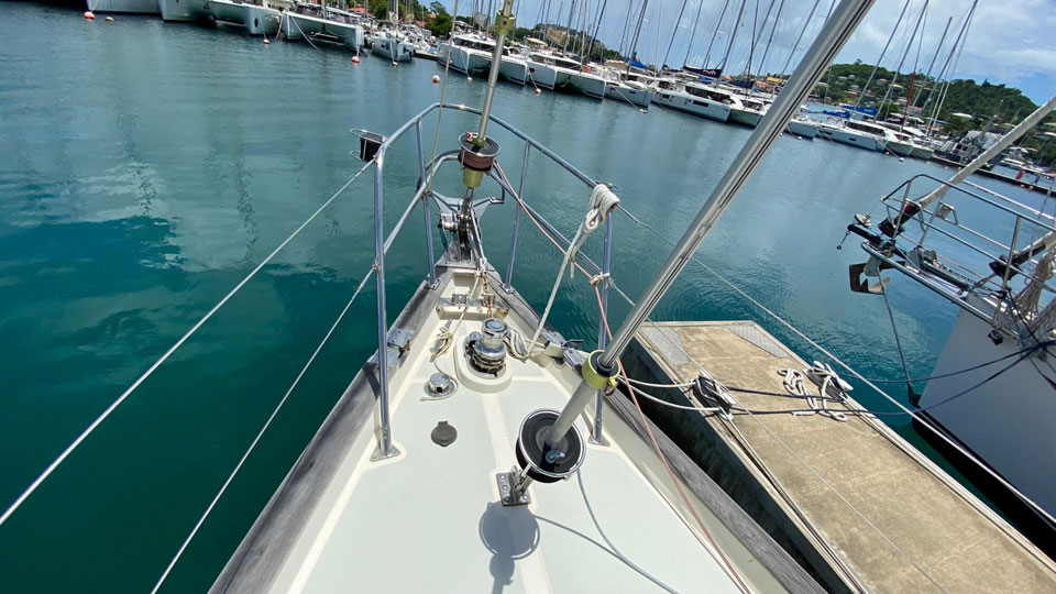 'Windward, Tayana 48DS, foredeck