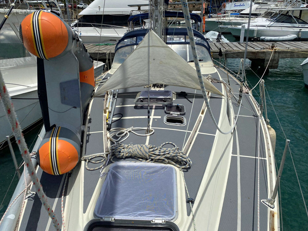Westerly Oceanranger 38 'Petrel Blue' side decks