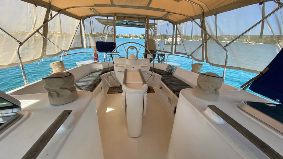 'Just Now’, Beneteau 463, cockpit looking aft