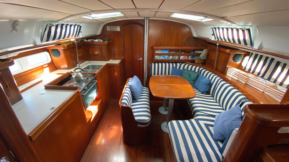 'Sea del Uno', Oceanis 411 saloon 2