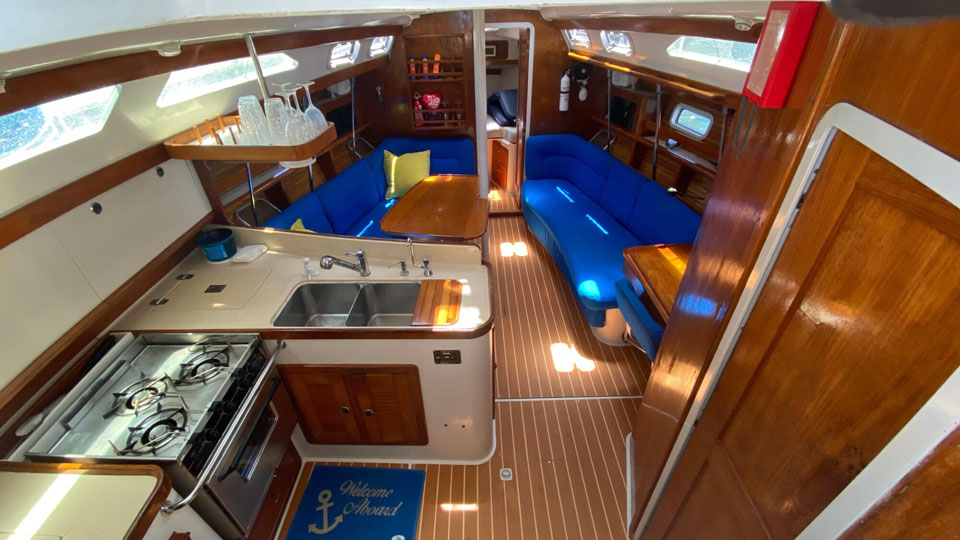 Catalina 360 below decks