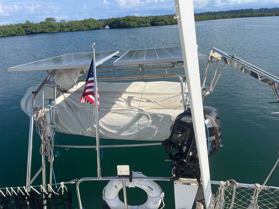 'Bijou', Hylas 46 dighy davits and solar panels