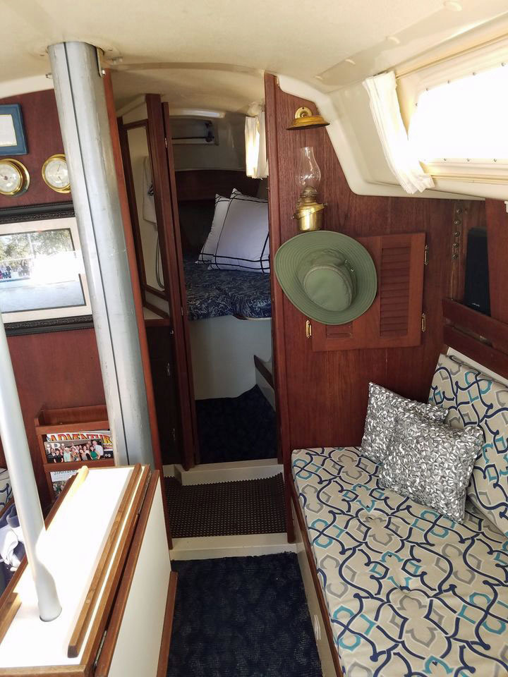 The salon, starboard side on an O'Day 30 sailboat