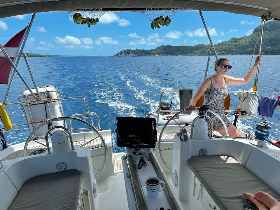 Beneteau Oceanis 473 'Penniless' cockpit 4