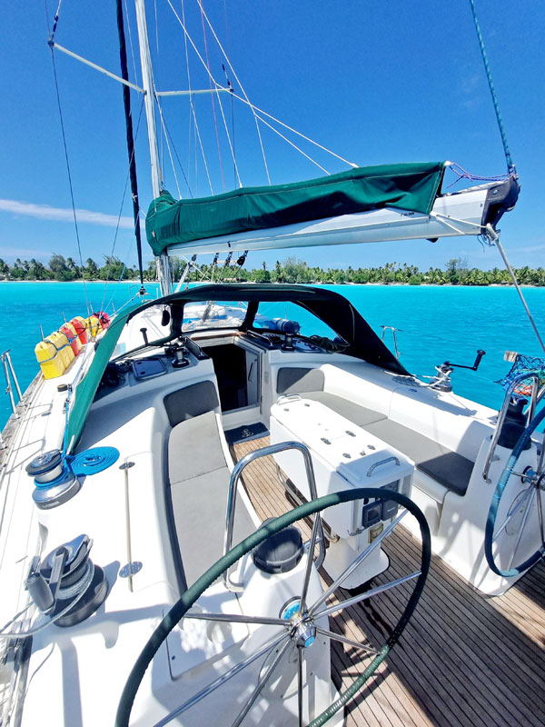 'Pinta', Bavaria-44, cockpit 2