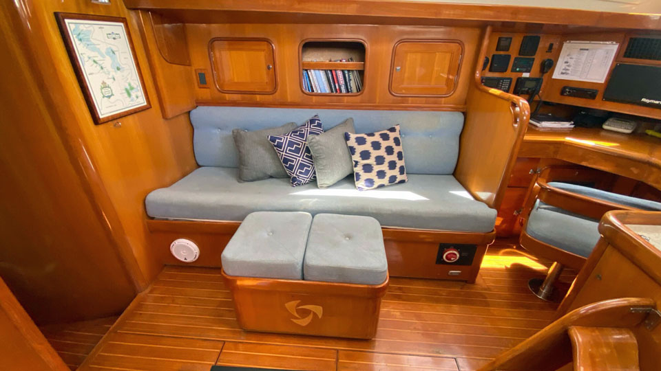 'Windward, Tayana 48DS, saloon starboardside seating