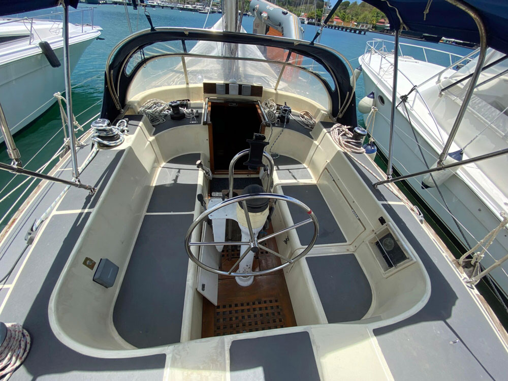 Westerly Oceanranger 38 'Petrel Blue' cockpit