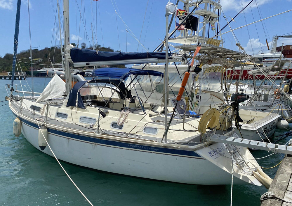 Westerly Oceanranger 38 'Petrel Blue' stern-to