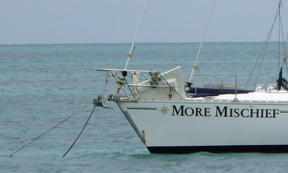 A long anchor snubber on this monohull.